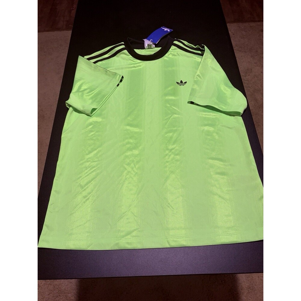 adidas Originals Women’s Medium Jacquard T-Shirt Signal Green Trefoil NWT